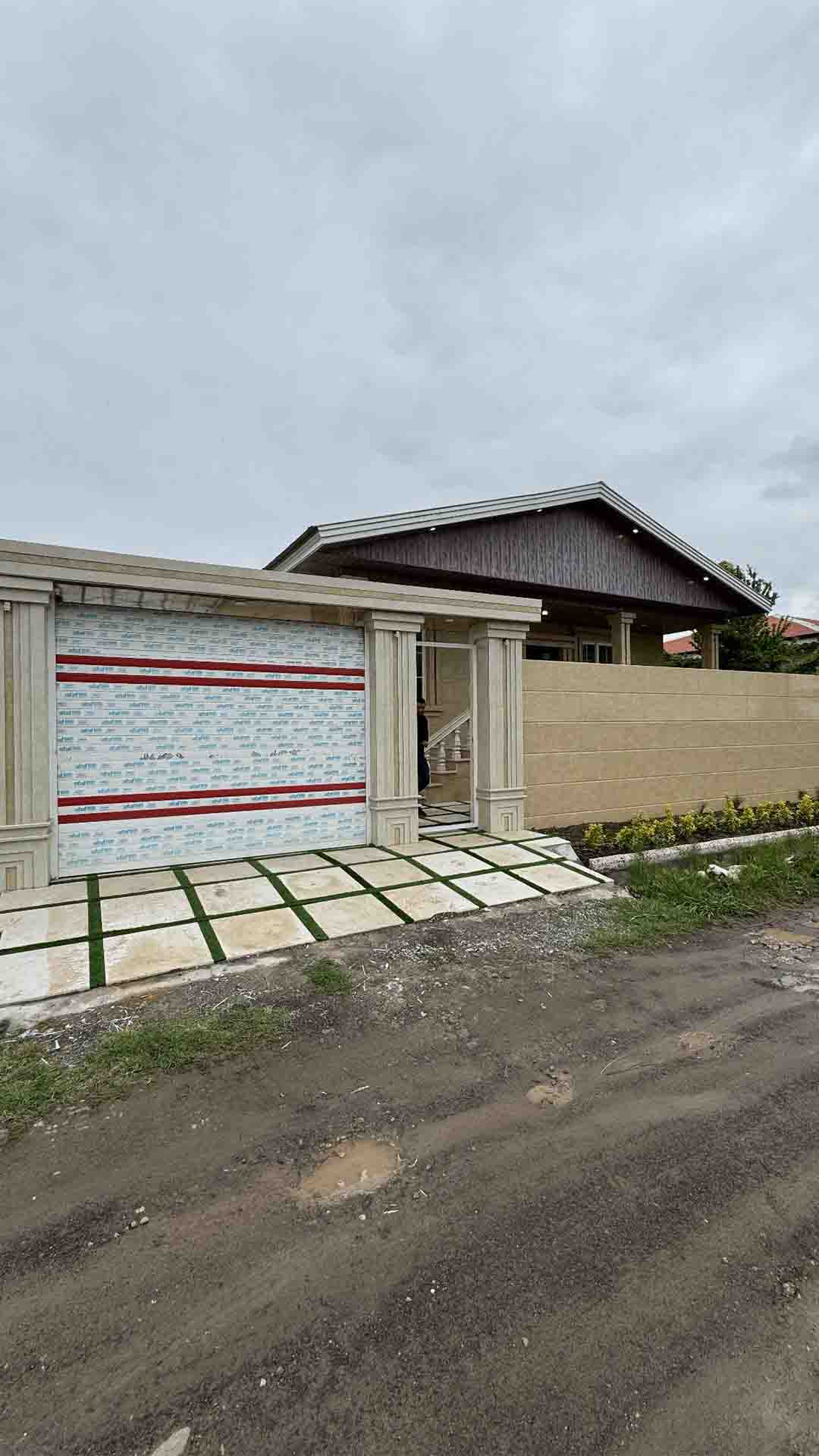 تصویر ویلا نوساز در دل طبیعت جنگلی