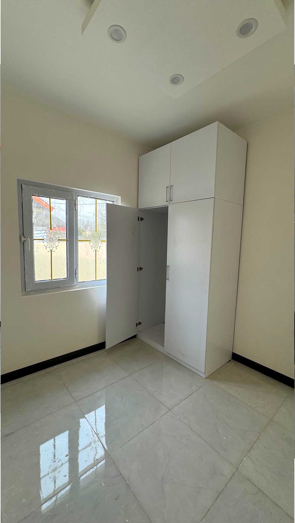 تصویر یه ویلای سفید نما مدرن فلت