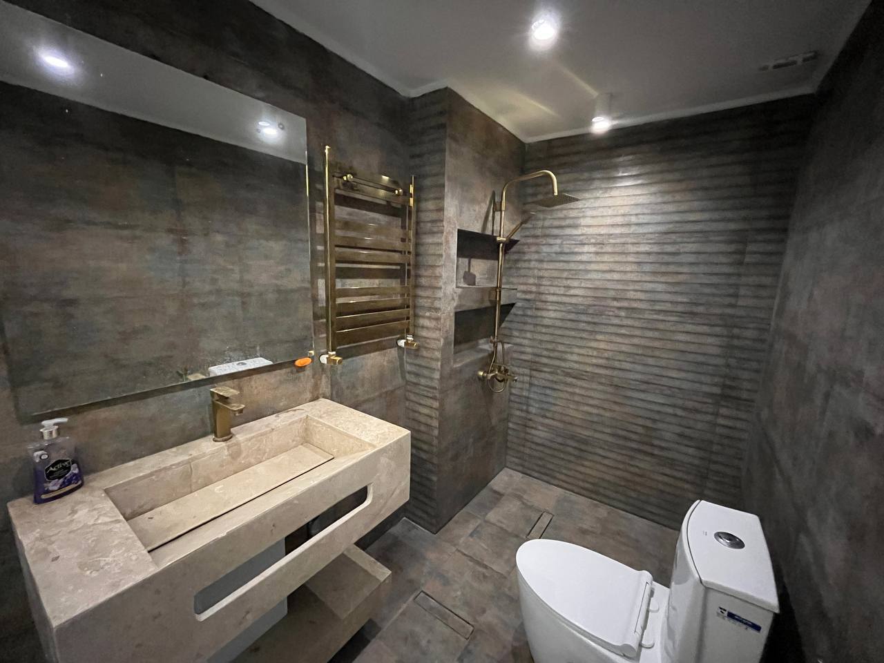 یک ویلای نوساز در مرکز شهر خشکبیجار