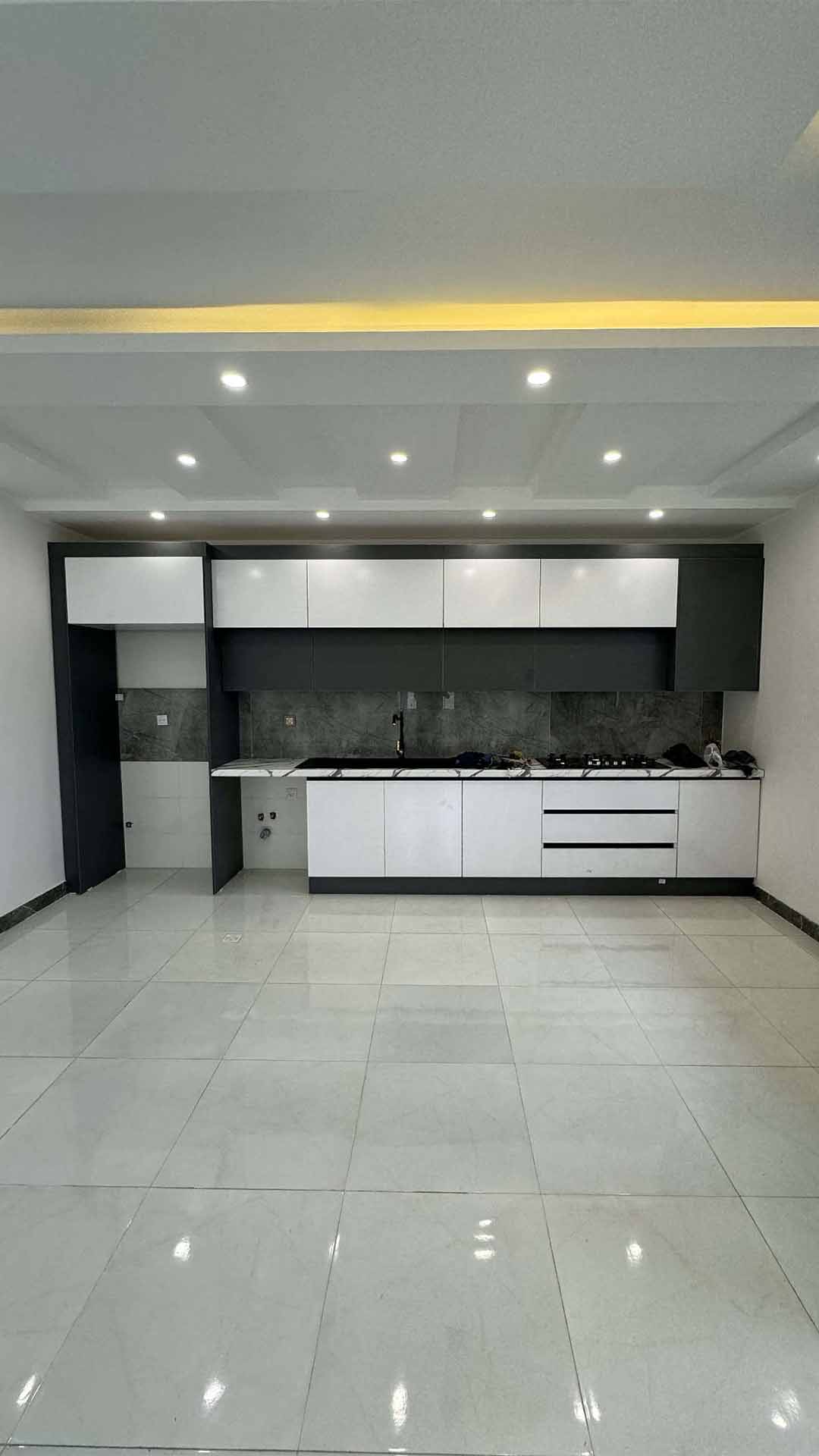 تصویر ویلا نوساز در دل طبیعت جنگلی