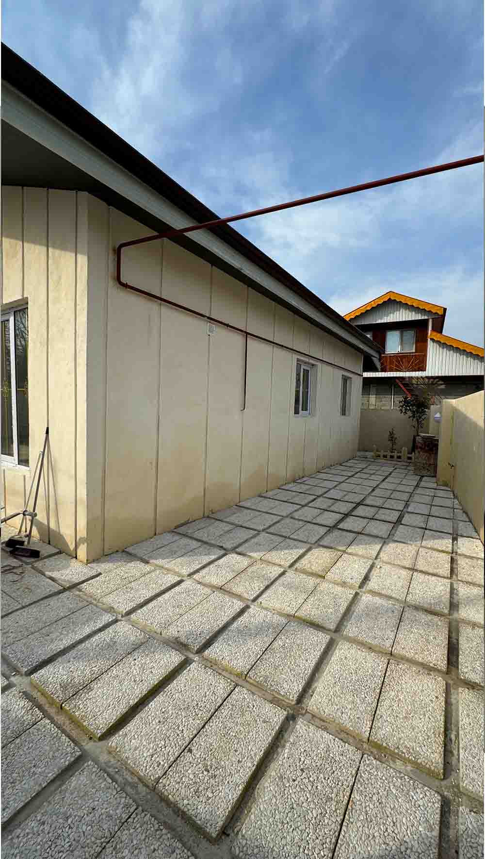 تصویر یه ویلای سفید نما مدرن فلت