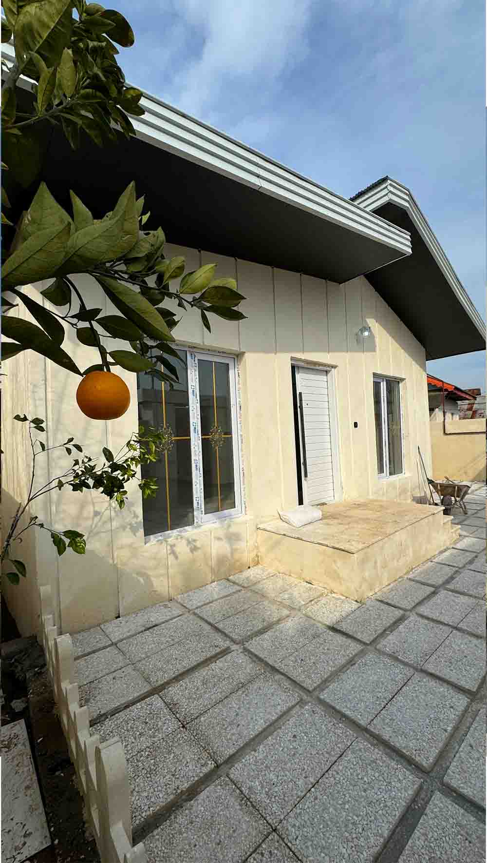 تصویر یه ویلای سفید نما مدرن فلت