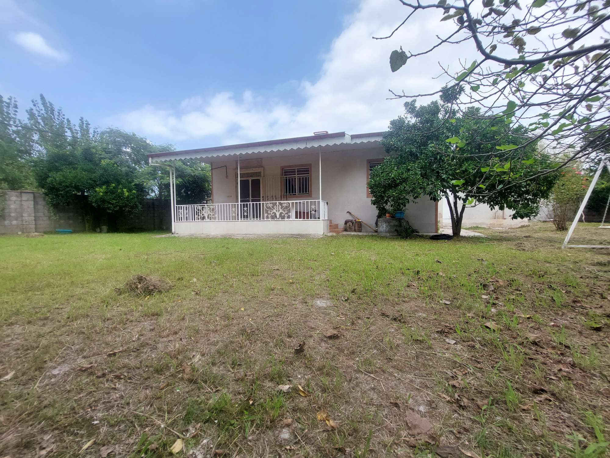 تصویر ویلا نوساز مرکز شهر خشکبیجار