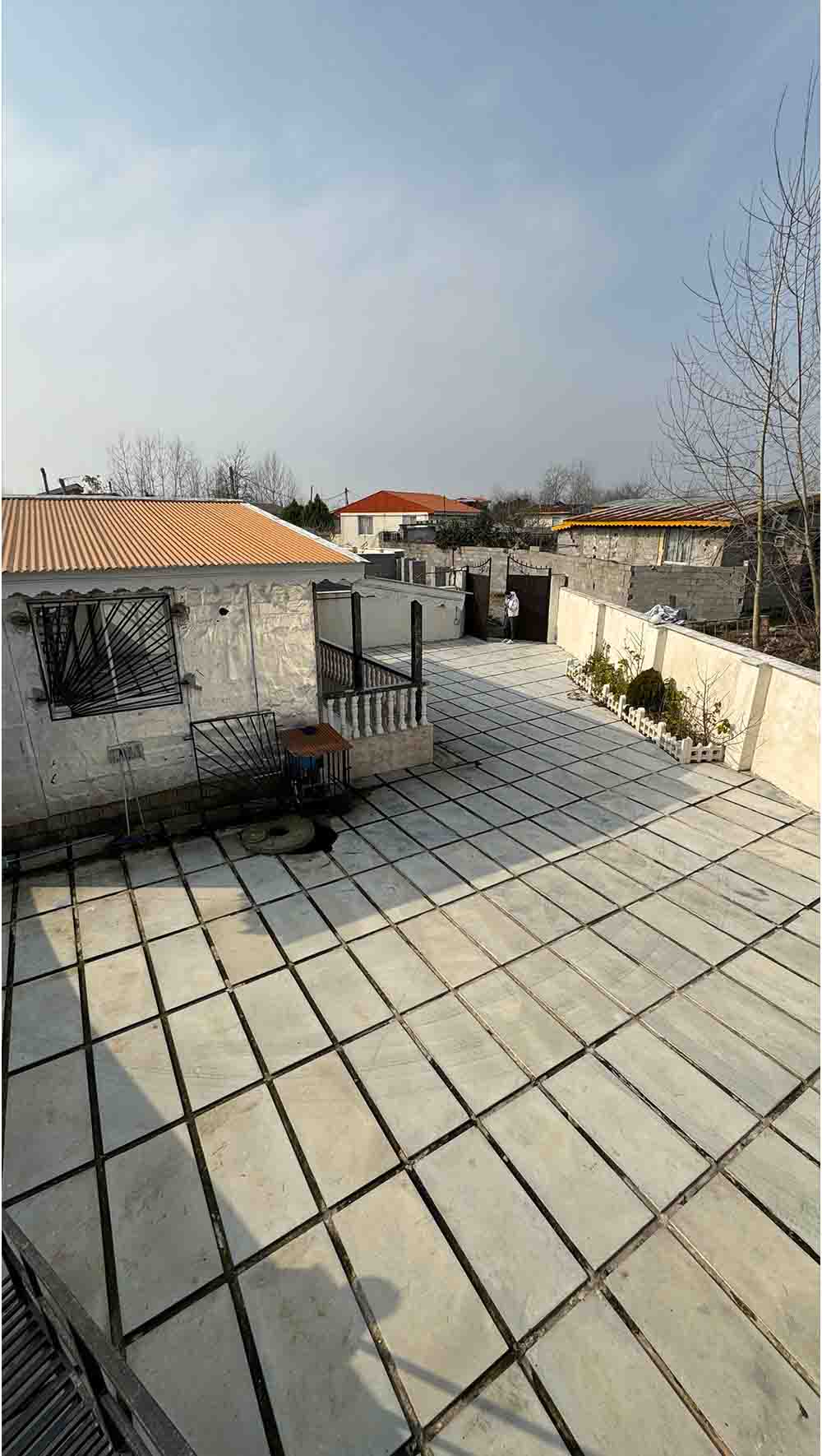 یک ویلای نوساز در دل طبیعت و نزدیک دریا