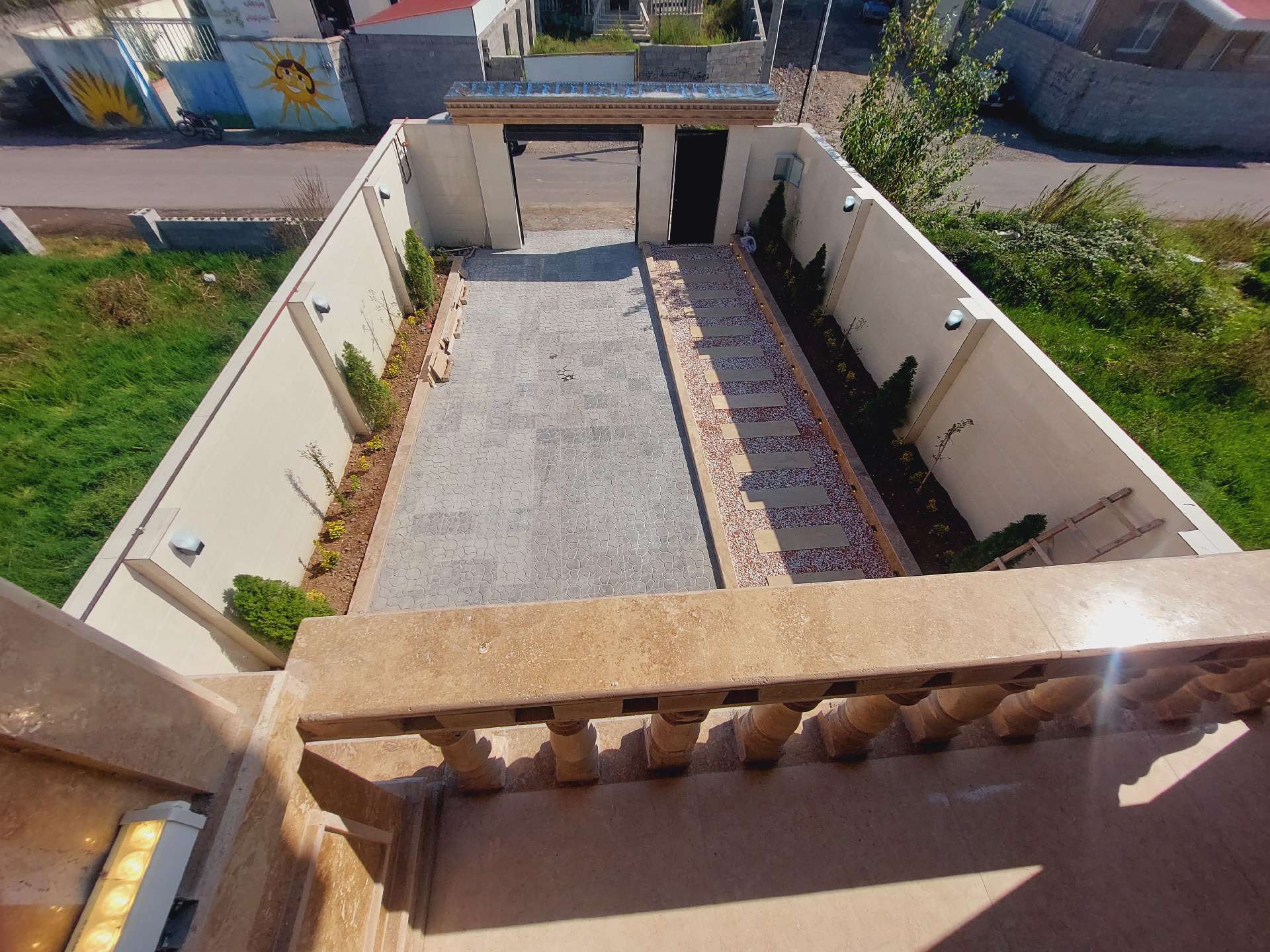 تصویر یک ویلا دوبلکس نوساز