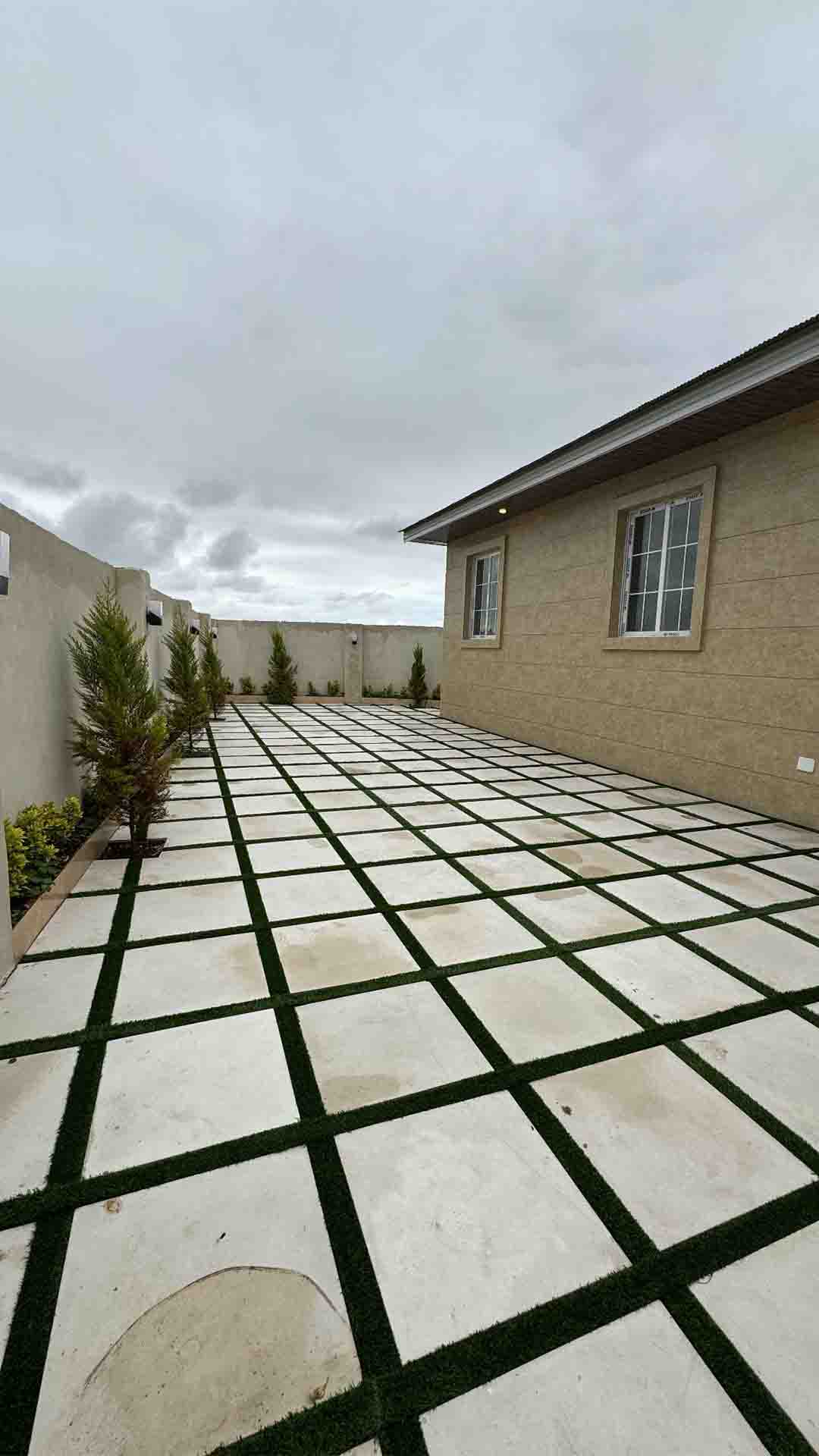 تصویر ویلا نوساز در دل طبیعت جنگلی