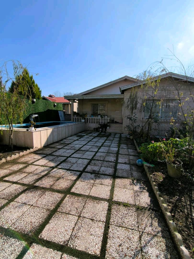 یک ویلای نوساز در مرکز شهر خشکبیجار