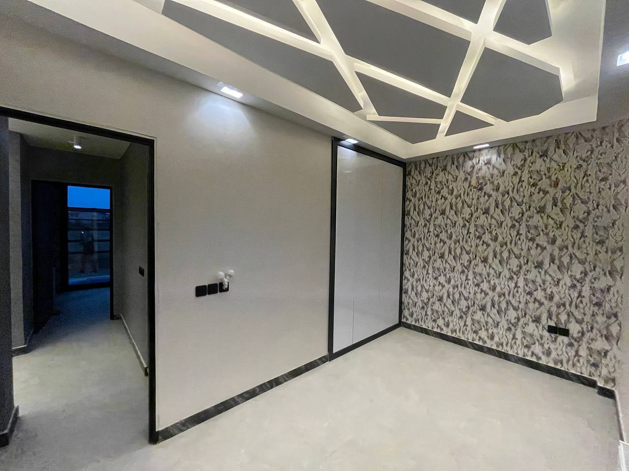 یک ویلای نوساز در مرکز شهر خشکبیجار