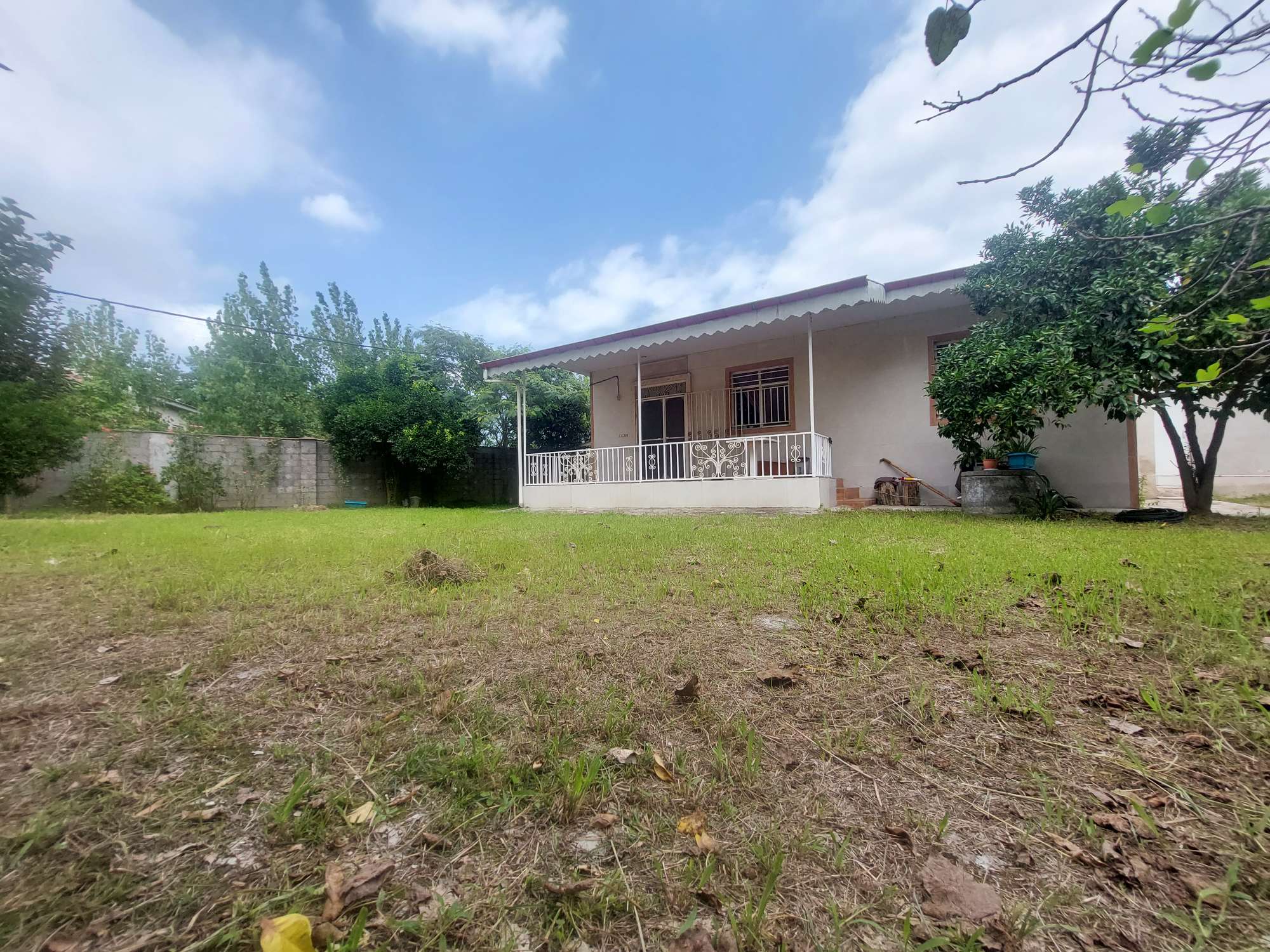 تصویر ویلا نوساز مرکز شهر خشکبیجار