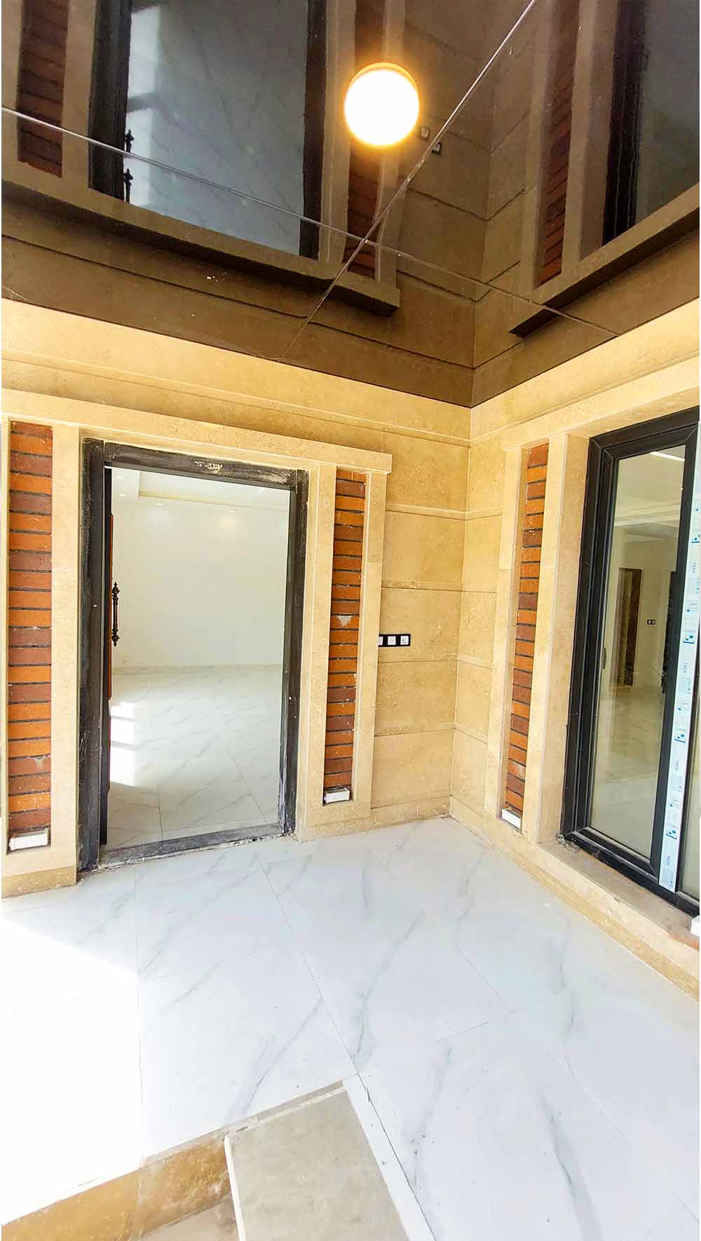 یک ویلای نوساز در مرکز شهر خشکبیجار