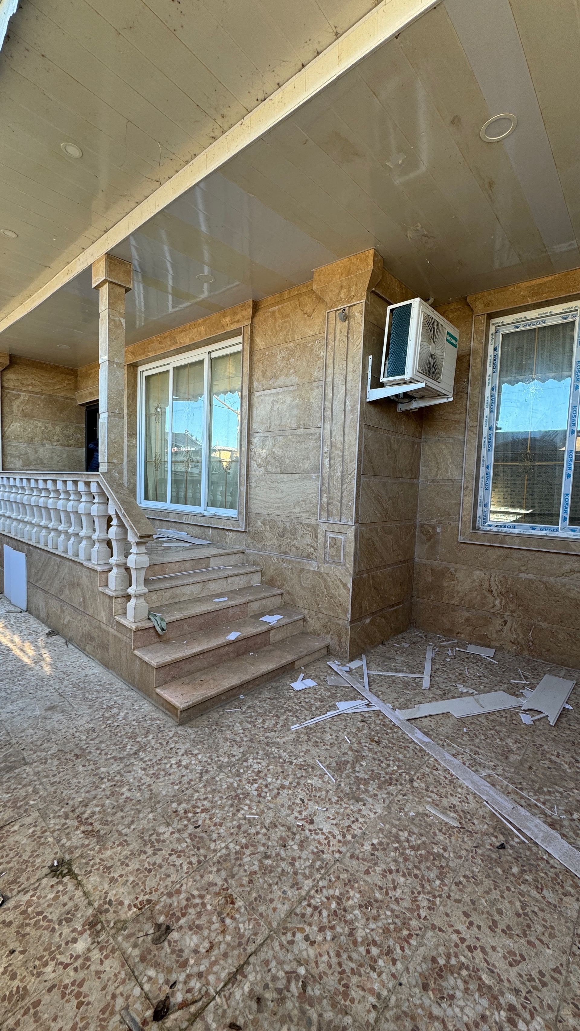 ویلا نوساز مرکز شهر خشکبیجار