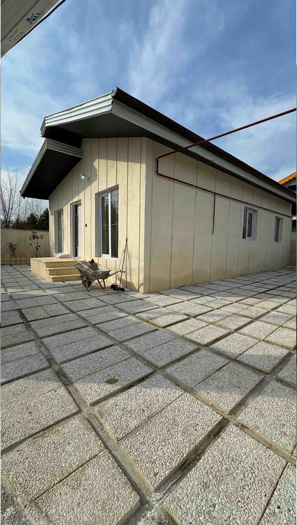 تصویر یه ویلای سفید نما مدرن فلت