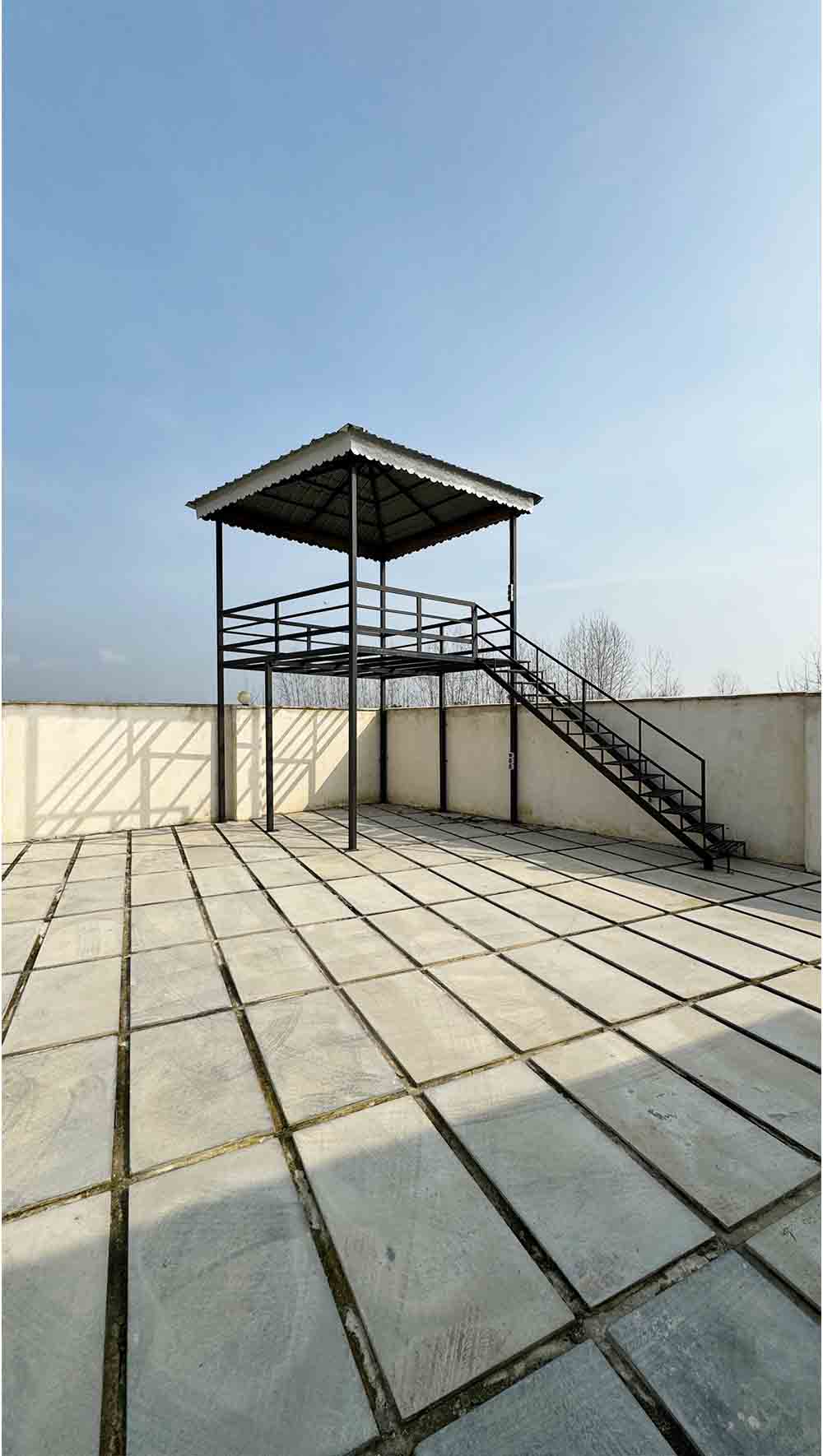 یک ویلای نوساز در دل طبیعت و نزدیک دریا