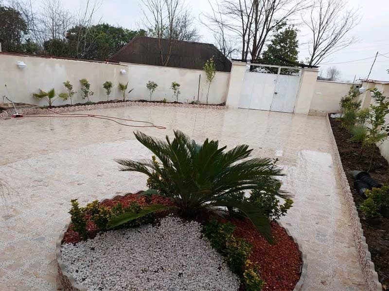 ویلاباغ نوساز نماسنگ محوطه سازی شده جنگلی