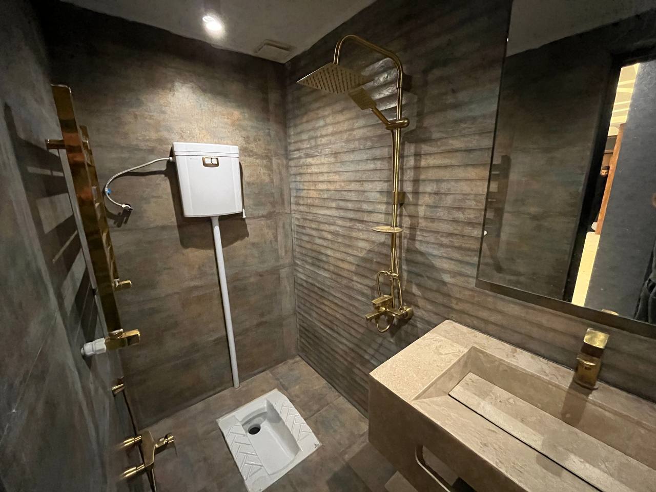 یک ویلای نوساز در مرکز شهر خشکبیجار